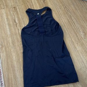 Lululemon top